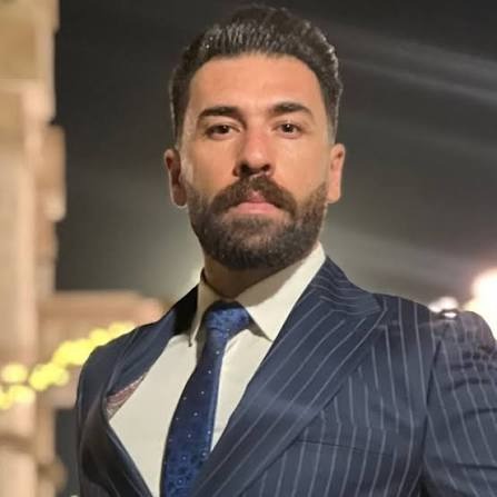 یاشار عزیزی